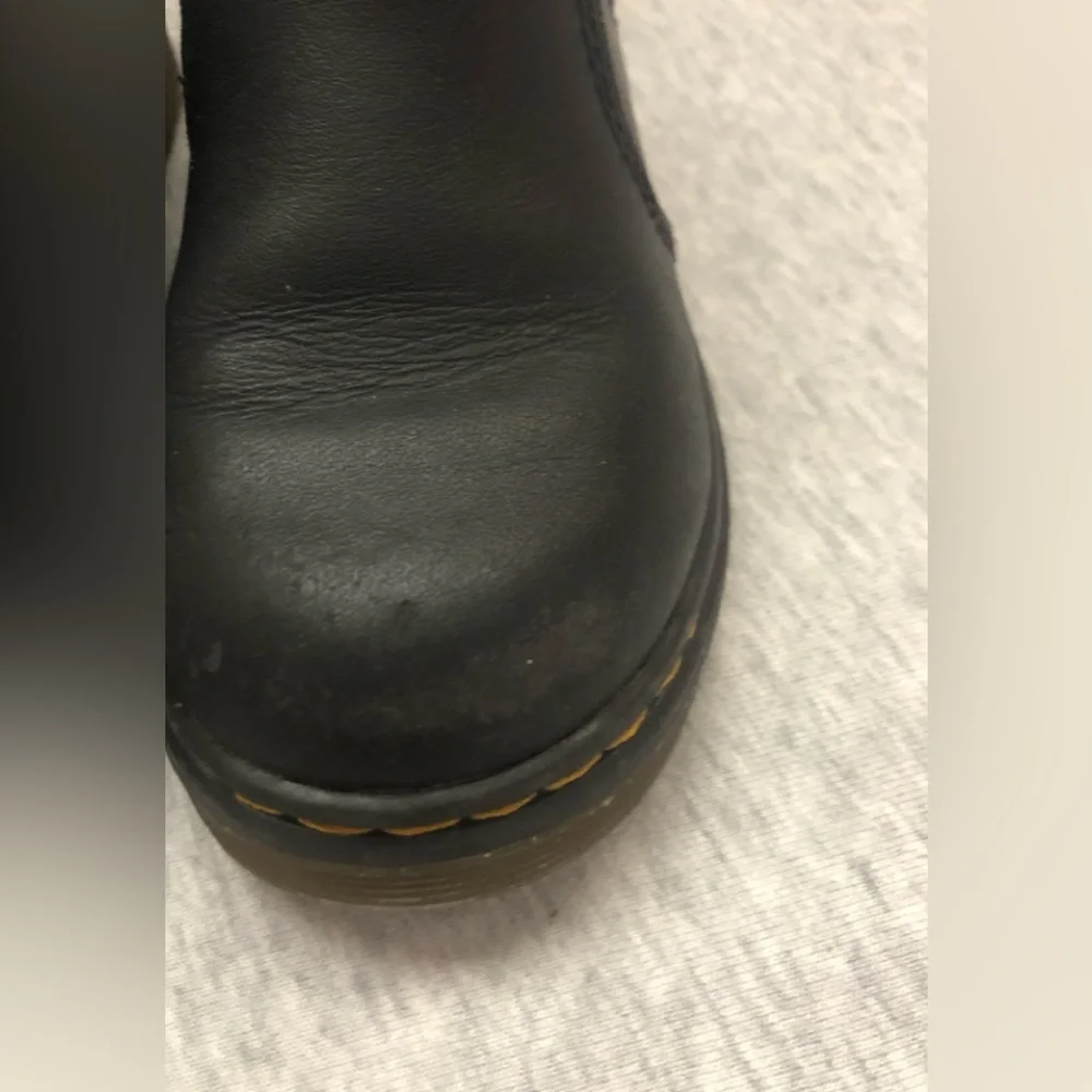 Dr. Martens Kids 2976T Chelsea Softy T Leather Boots Size: US 9 EUR 26